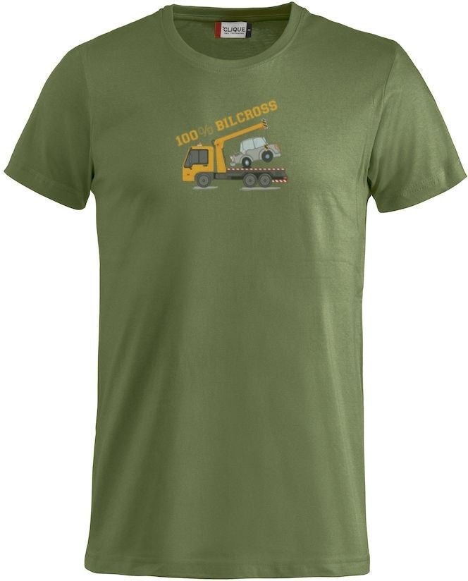 En blå t-skjorte med bilde av en redningsbil trykket på fremsiden